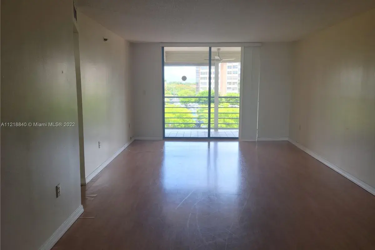 1100 Saint Charles Pl # 414, Pembroke Pines FL 33026
