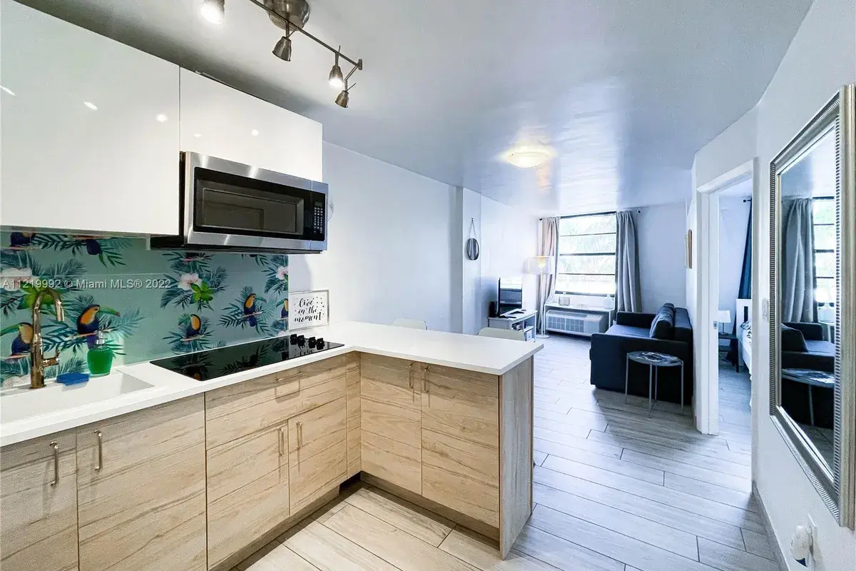 710 Washington Ave # 323, Miami Beach FL 33139