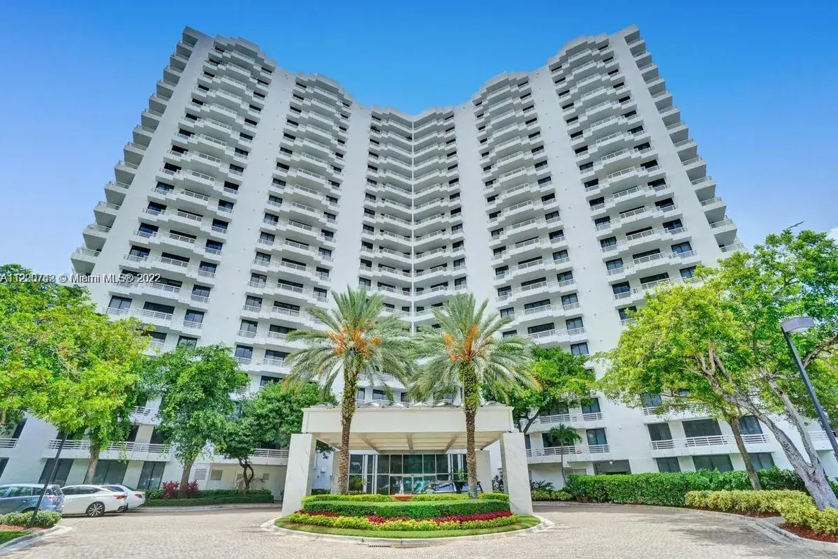 3300 NE 192nd St # 1108, Aventura FL 33180