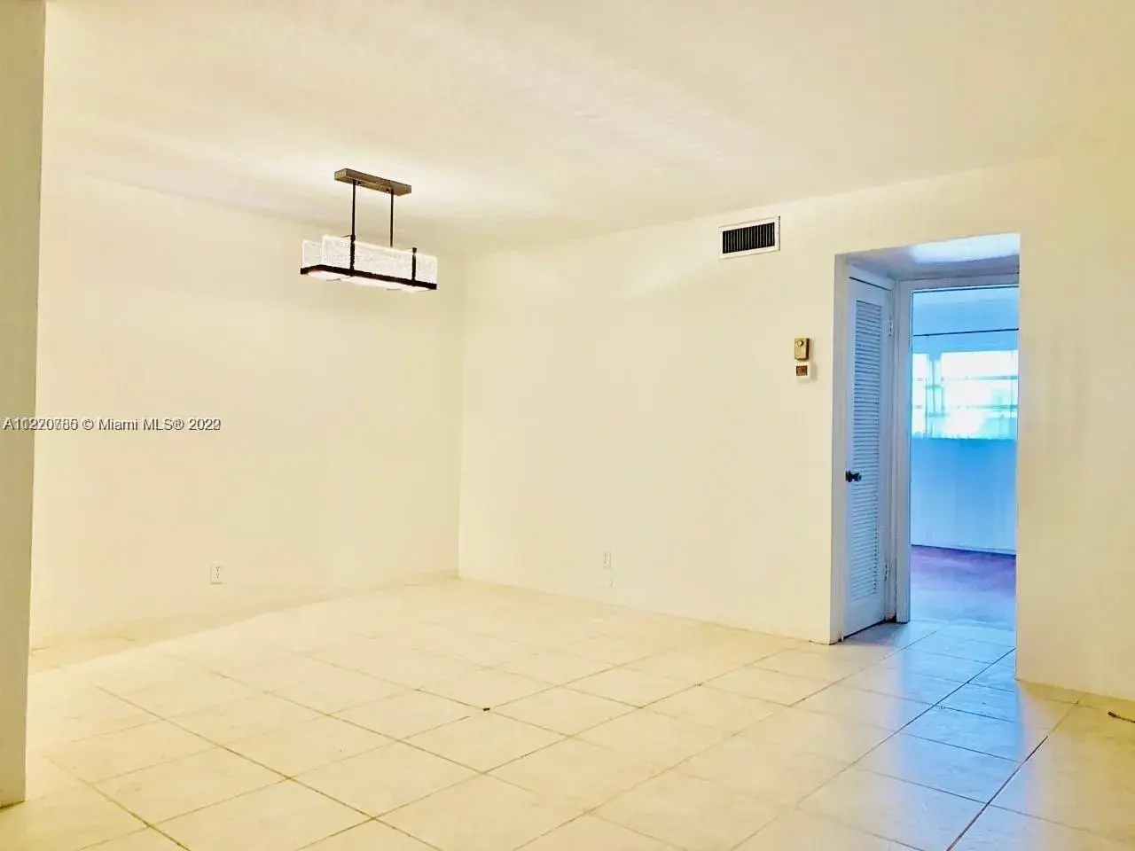 541 Blue Heron Dr # 110, Hallandale Beach FL 33009