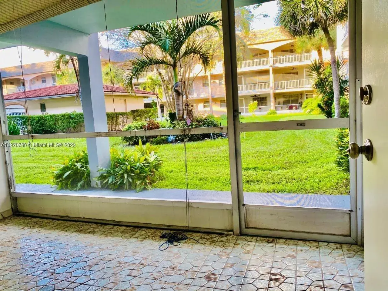 541 Blue Heron Dr # 110, Hallandale Beach FL 33009