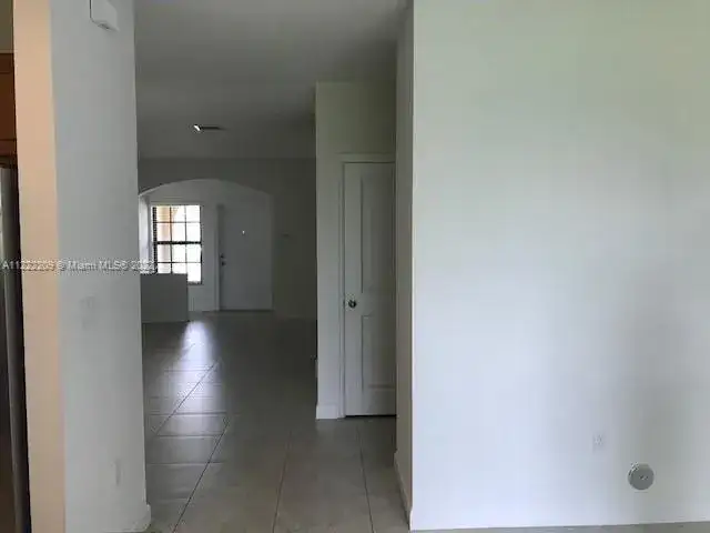 317 NE 194th Ln # 317, Miami FL 33179 photo 3