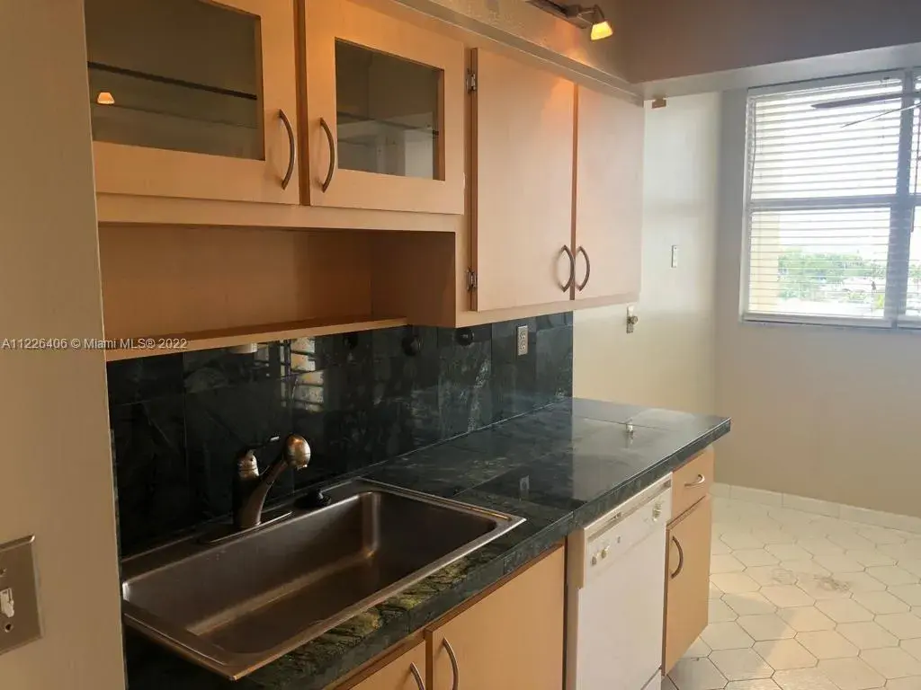 100 Golden Isles Dr # 911, Hallandale Beach FL 33009