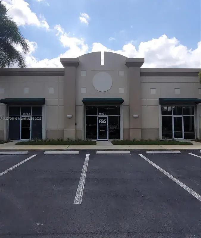 1920 N Commerce Pkwy, Weston FL 33326