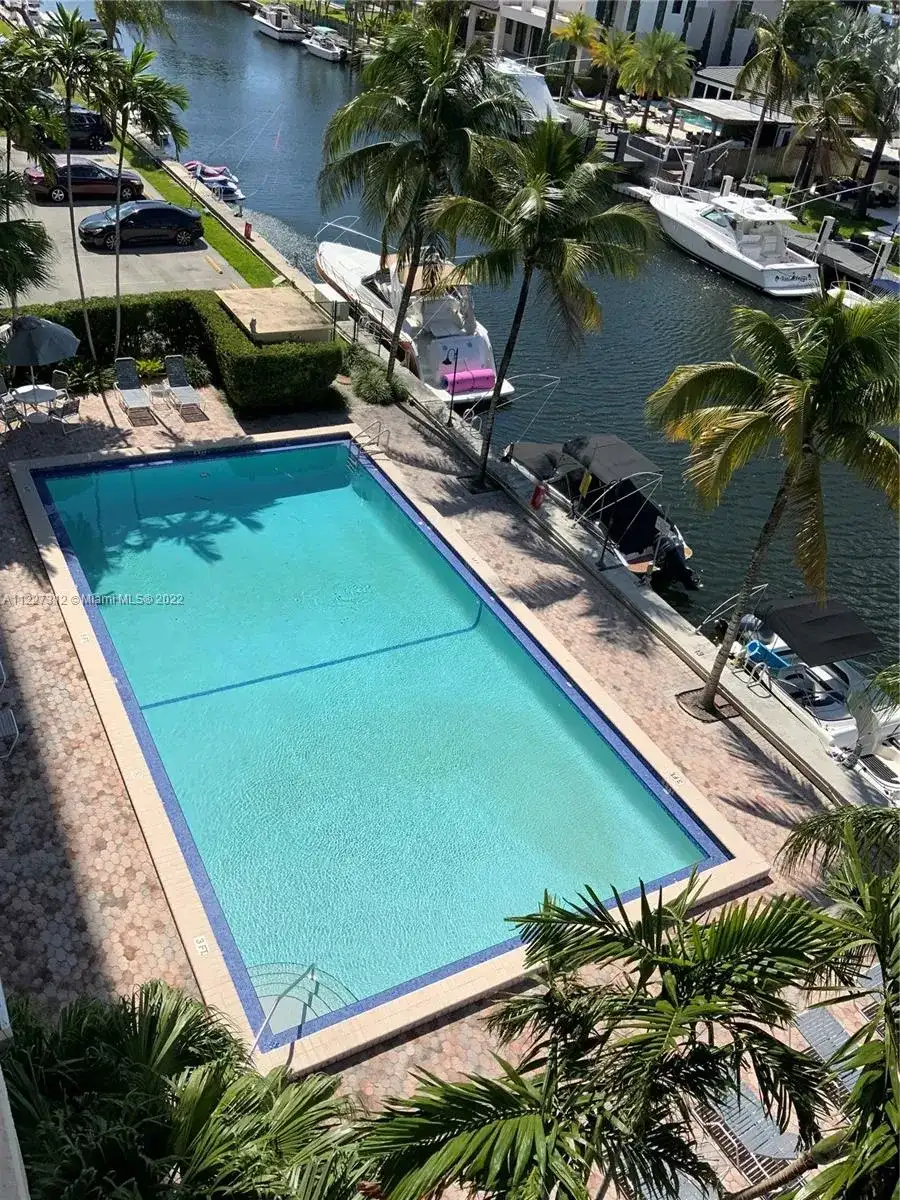 2350 NE 135th St # 504, North Miami FL 33181 photo 3
