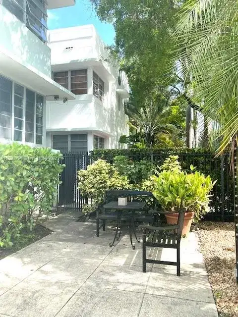525 Meridian Ave # 204, Miami Beach FL 33139 photo 3