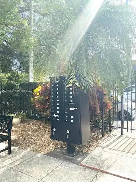525 Meridian Ave # 204, Miami Beach FL 33139 photo 4