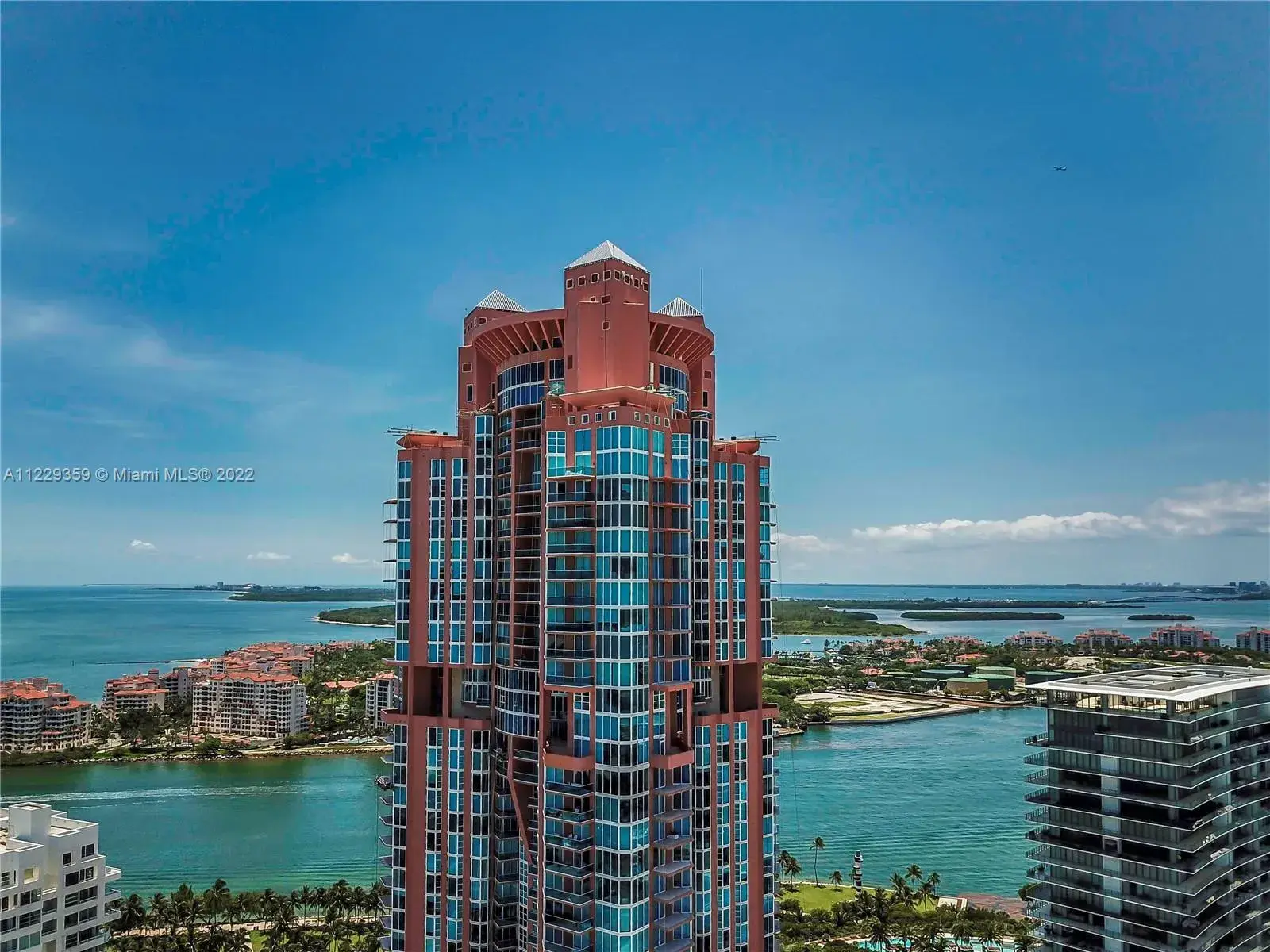 300 S Pointe Dr # 2104, Miami Beach FL 33139