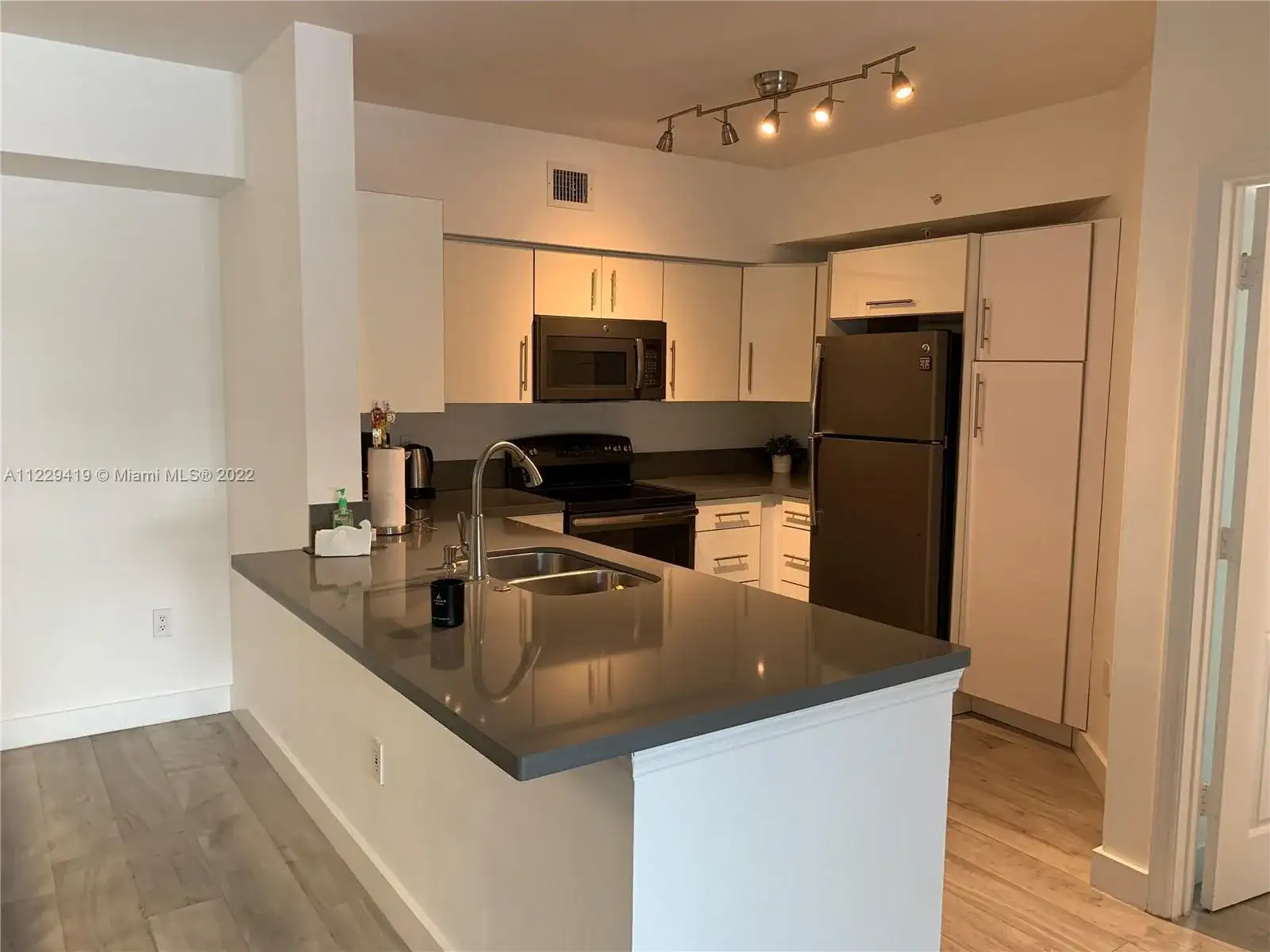 17150 N Bay Rd # 2308, Sunny Isles Beach FL 33160 photo 5