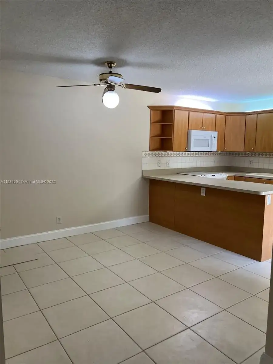 9876 NW 6th Ct, Plantation FL 33324 photo 5