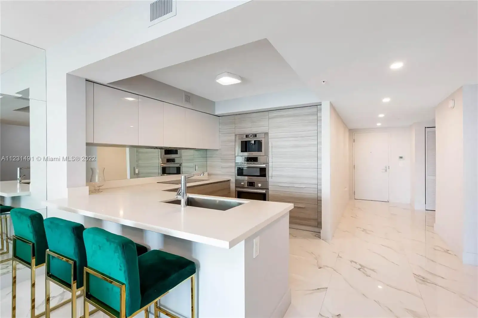 330 Sunny Isles Blvd # 705, Sunny Isles Beach FL 33160 photo 2