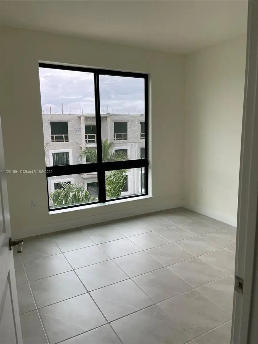 8201 NW 41 ST # 203, Doral FL 33166 photo 3
