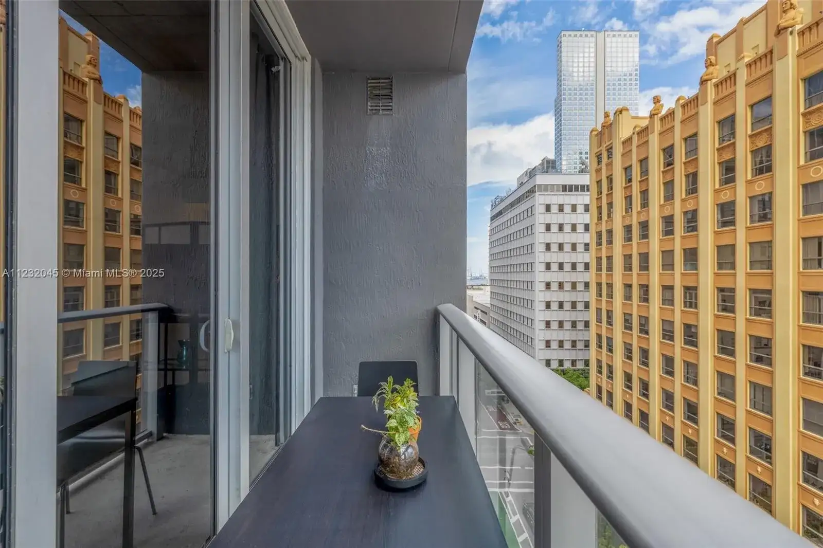 151 SE 1st St # 809, Miami FL 33131 photo 5