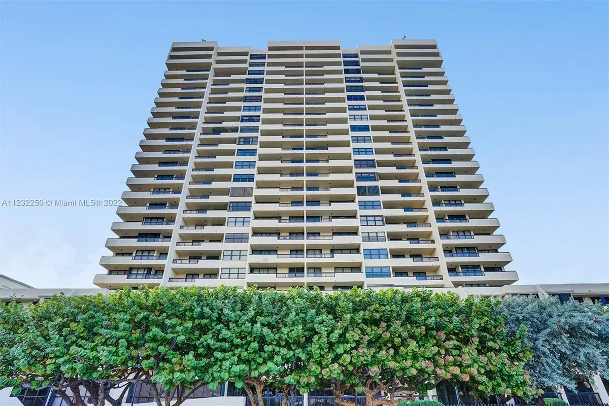 2555 Collins Ave # 403, Miami Beach FL 33140