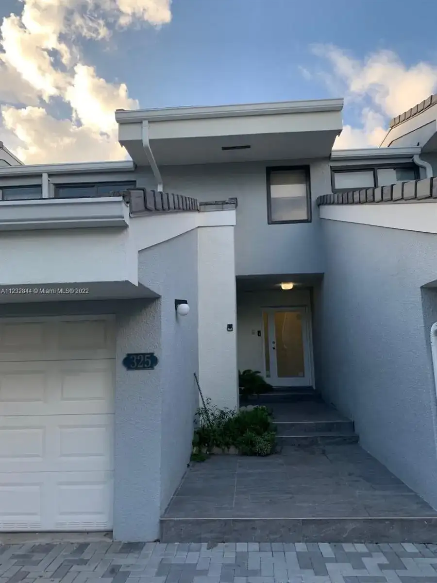 325 Poinciana Dr # 905, Sunny Isles Beach FL 33160 photo 3