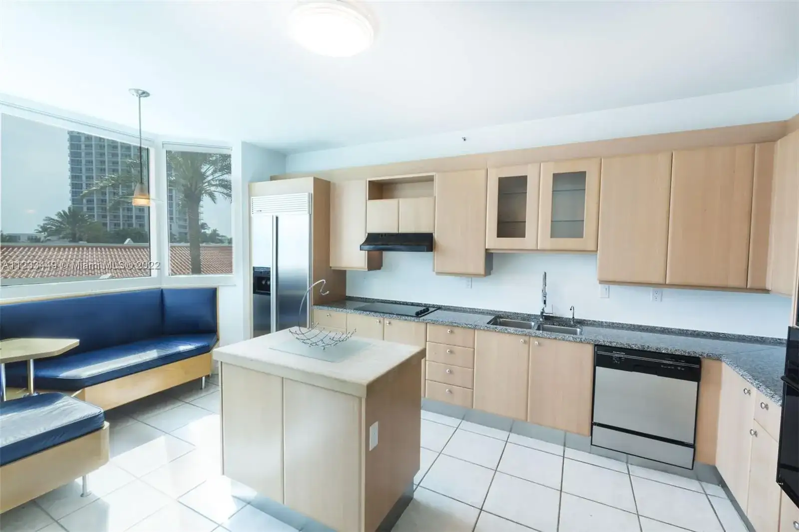 300 S Pointe Dr # 5, Miami Beach FL 33139 photo 5