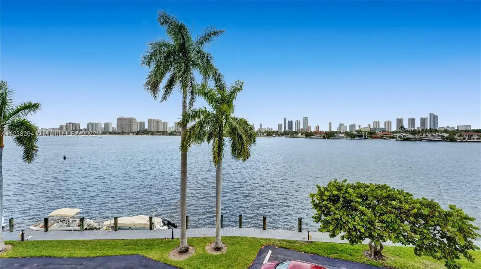 16558 NE 26th Ave, North Miami Beach FL 33160 photo 2
