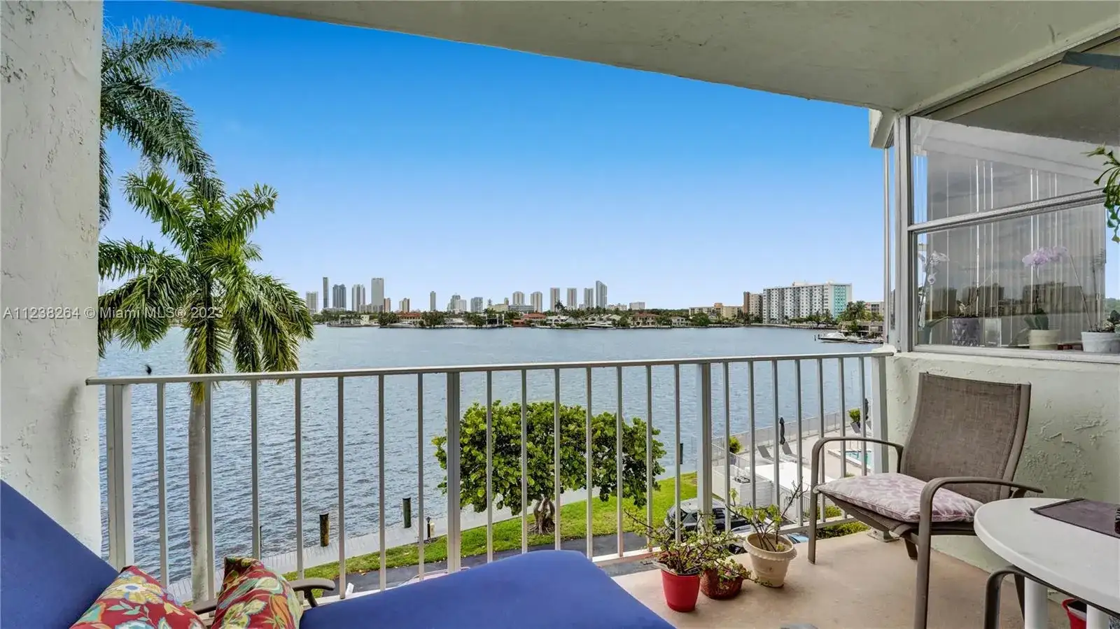 16558 NE 26th Ave, North Miami Beach FL 33160 photo 3