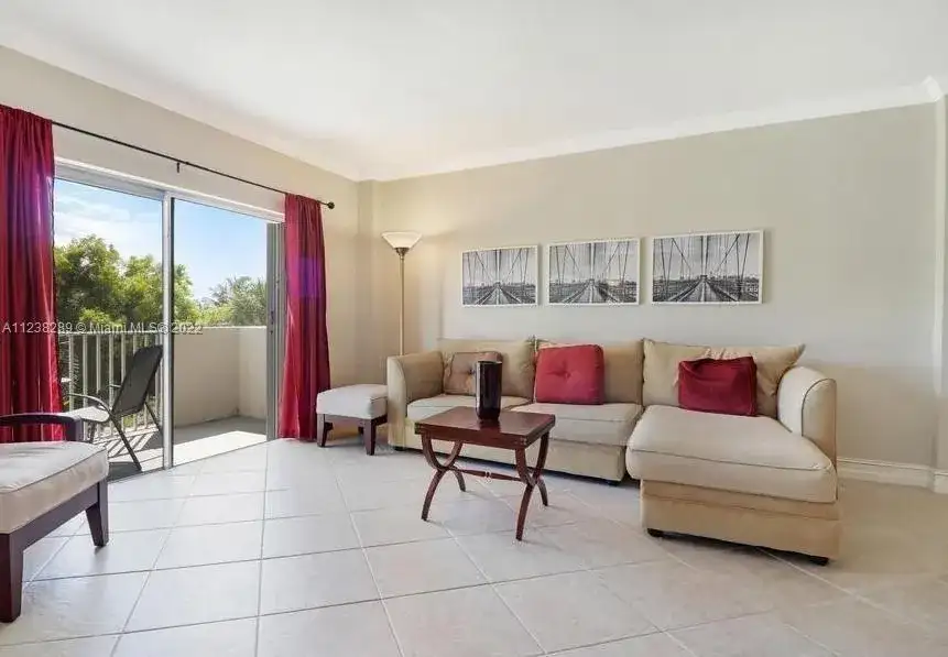 1455 N Treasure Dr # 3R, North Bay Village FL 33141 photo 2