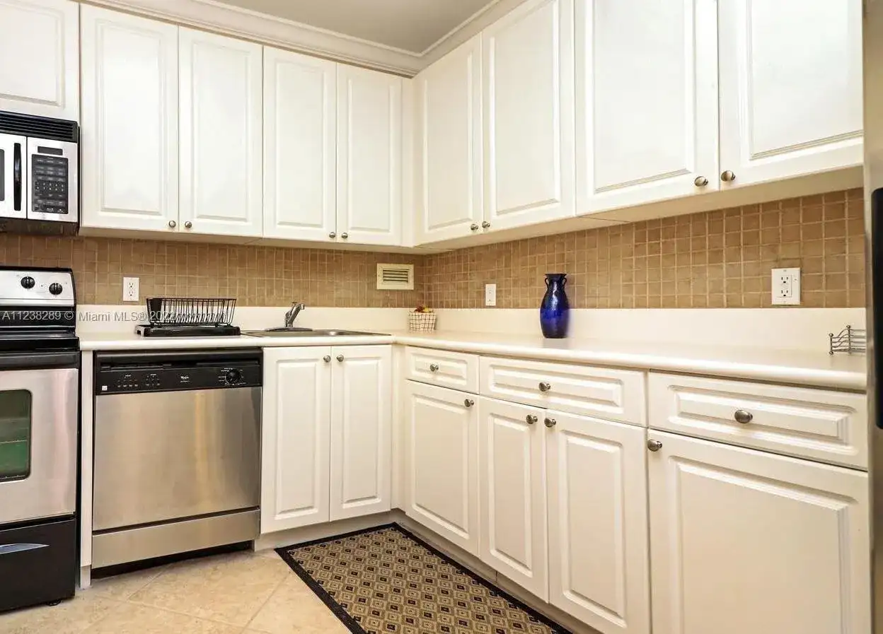 1455 N Treasure Dr # 3R, North Bay Village FL 33141 photo 4