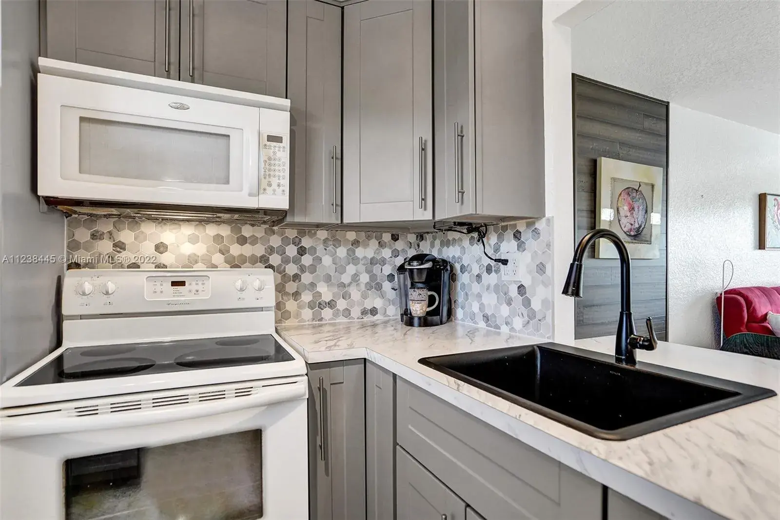 3531 NW 50th Ave # 613, Lauderdale Lakes FL 33319