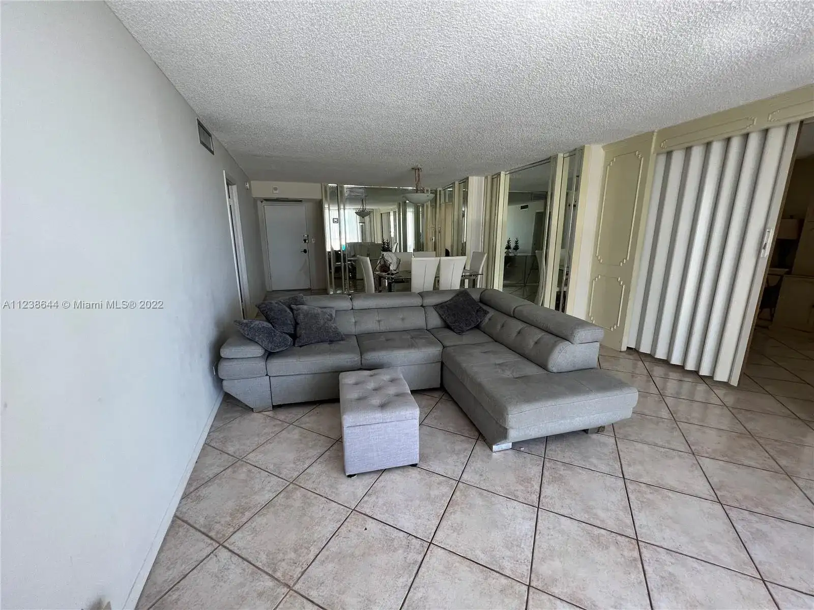 6039 Collins Ave # 1034, Miami Beach FL 33140 photo 4