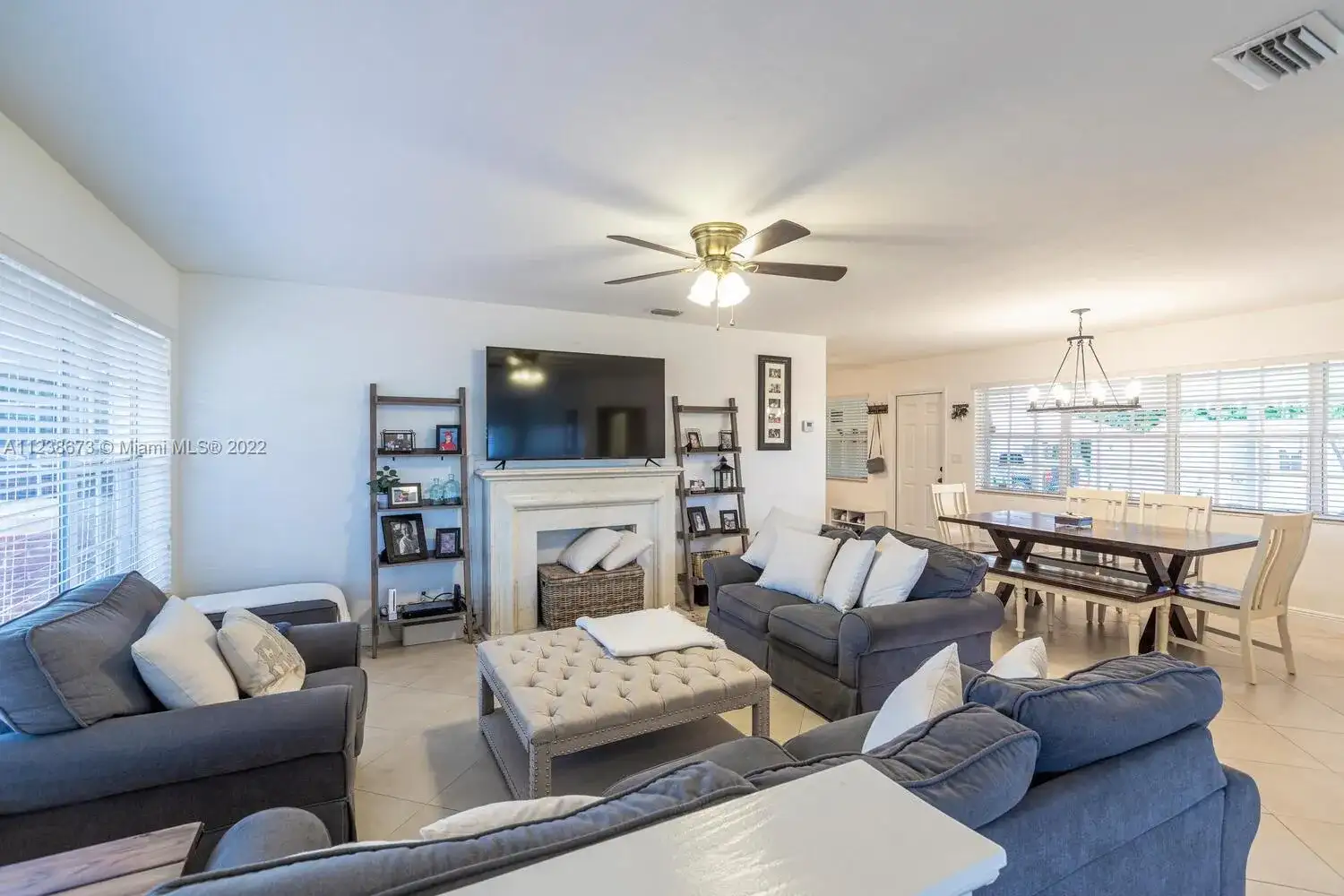 105 NE 18th St, Homestead FL 33030 photo 2