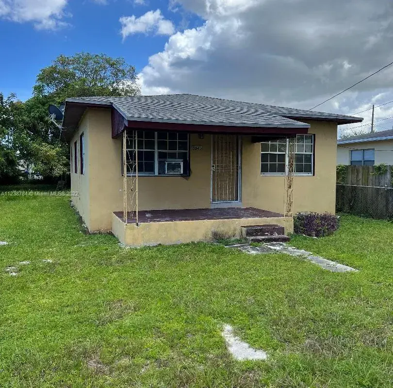 5440 SW 24th St, West Park FL 33023