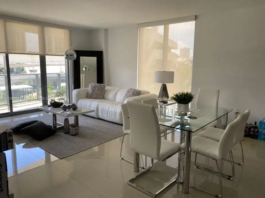 31 SE 6th St # 702, Miami FL 33131 photo 3