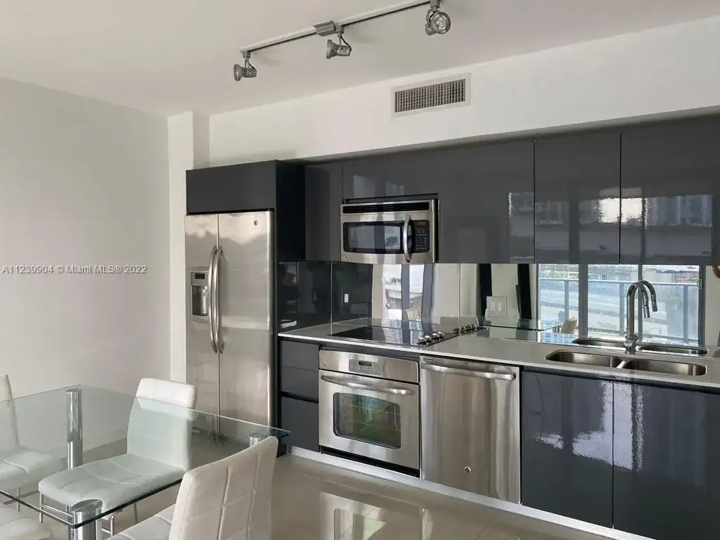 31 SE 6th St # 702, Miami FL 33131 photo 4