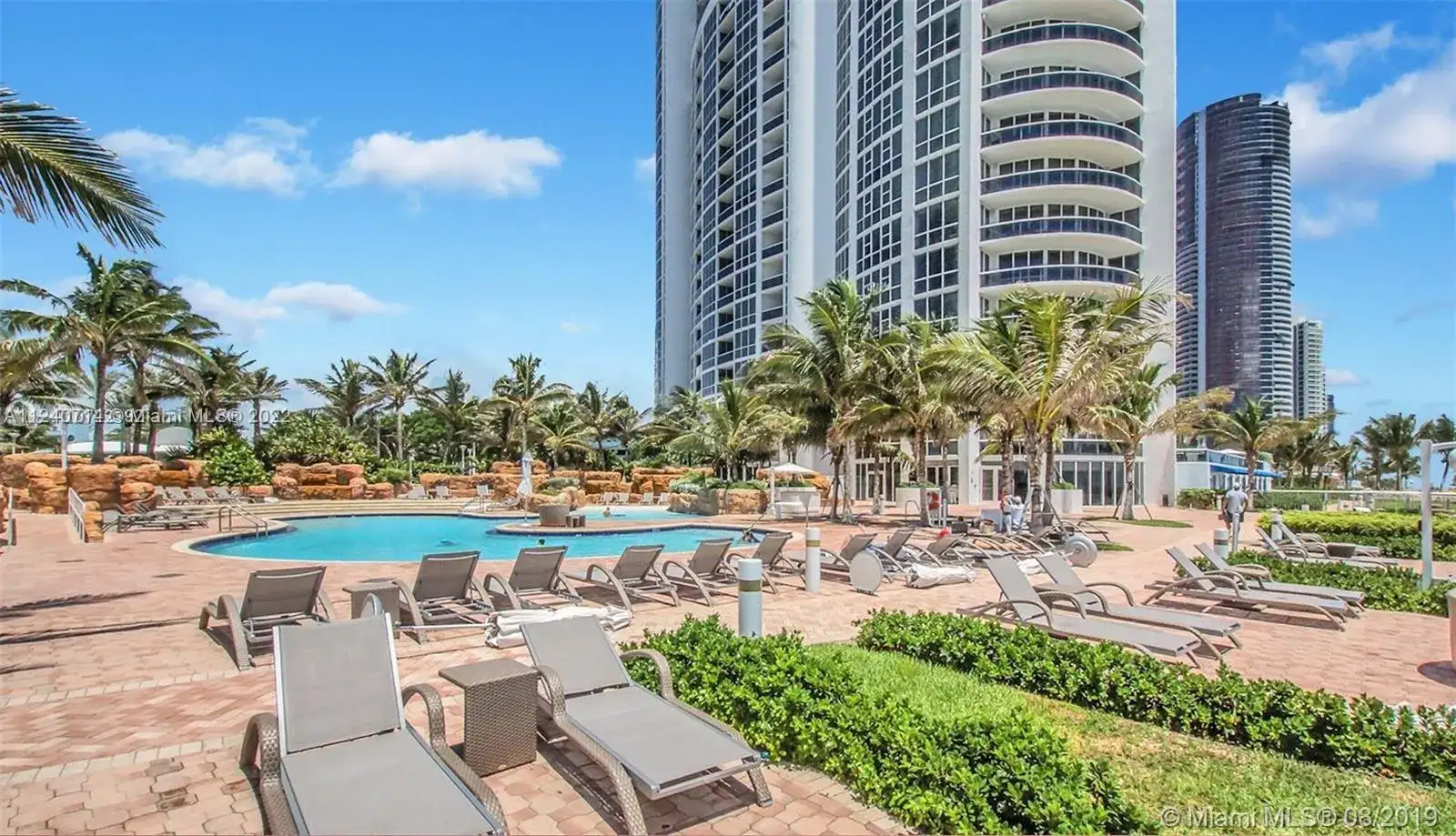 18101 Collins Ave, Sunny Isles Beach FL 33160 photo 5
