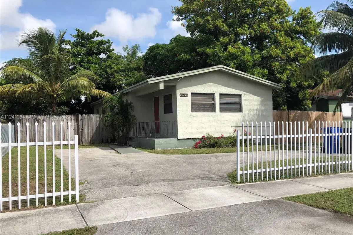 2941 NW 25TH ST, Fort Lauderdale FL 33311