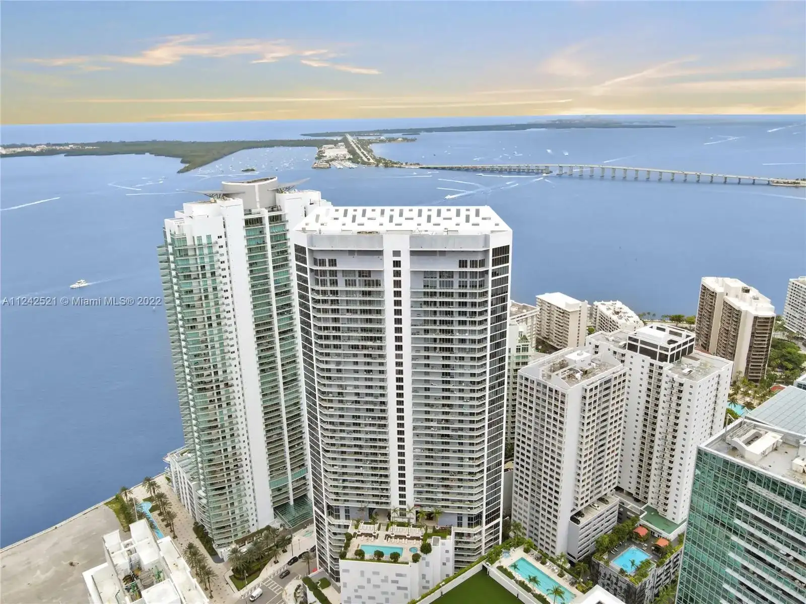 1300 Brickell Bay Dr # 1608, Miami FL 33131 photo 2