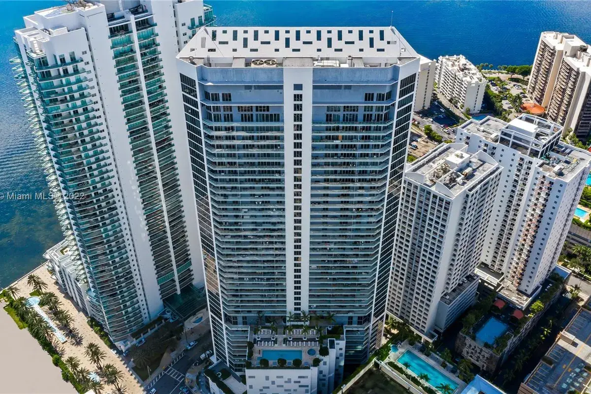 1300 Brickell Bay Dr # 1608, Miami FL 33131