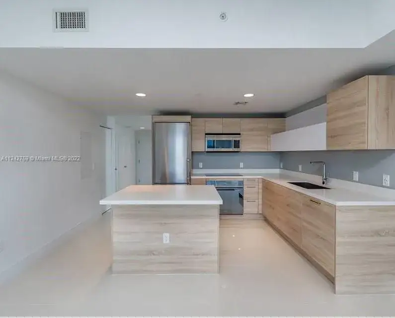 16385 Biscayne Blvd # 2303, North Miami Beach FL 33160