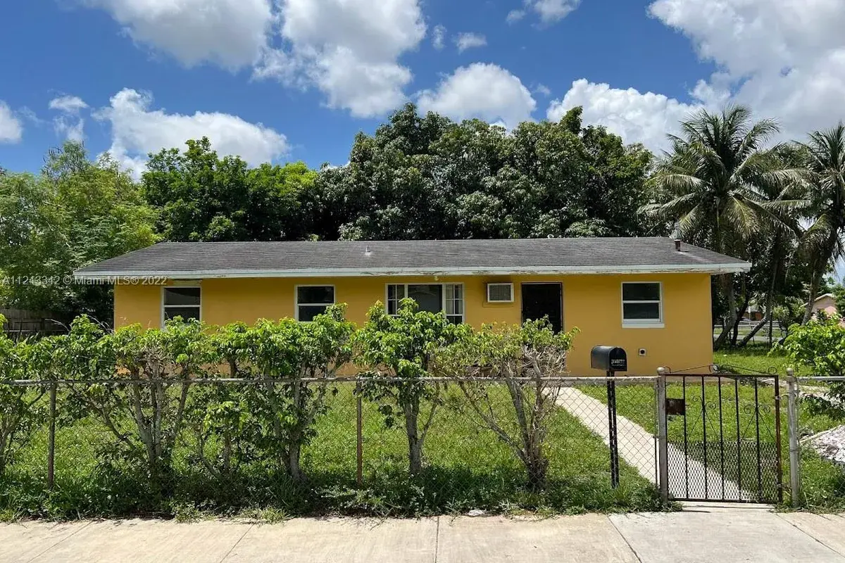 3354 NW 181st St, Miami Gardens FL 33056