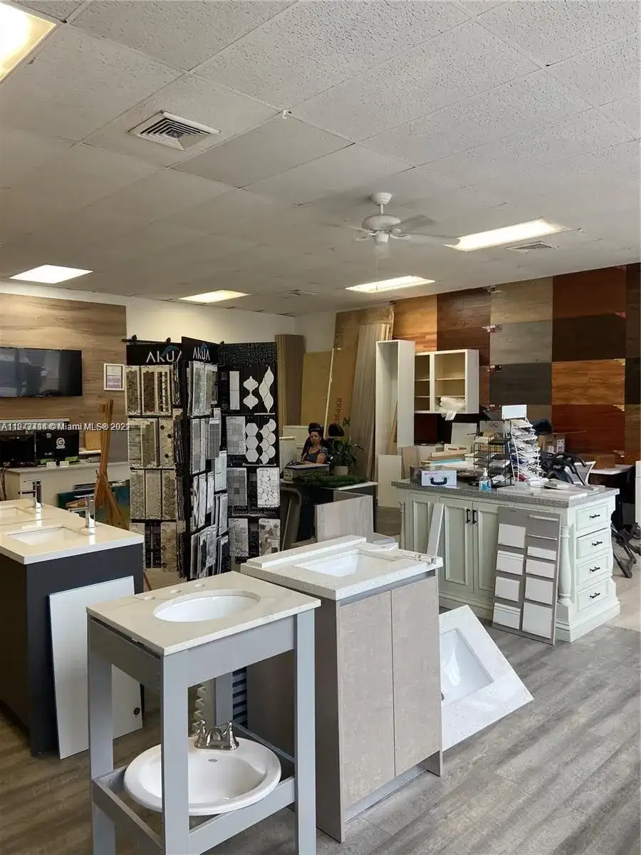 368 W 29th St, Hialeah FL 33012 photo 3