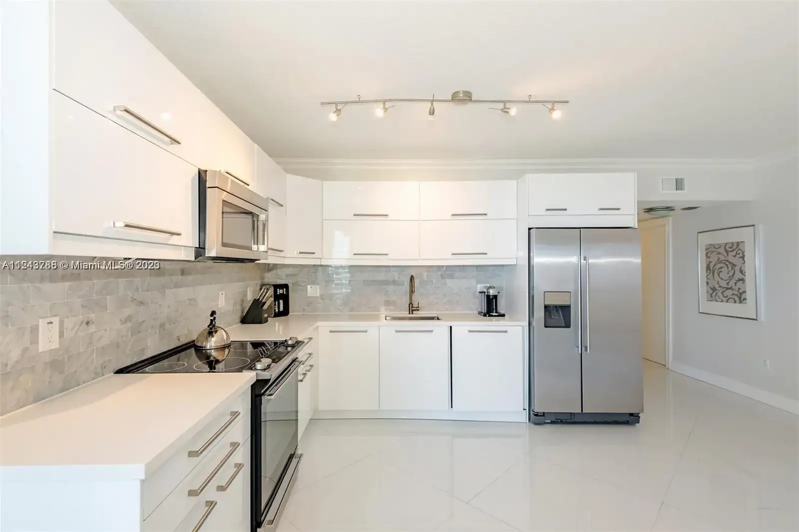 16699 Collins Ave, Sunny Isles Beach FL 33160 photo 3