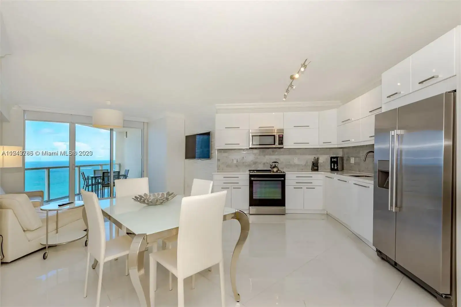 16699 Collins Ave, Sunny Isles Beach FL 33160 photo 4