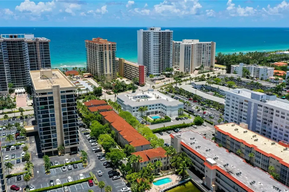 2069 S Ocean Dr, Hallandale Beach FL 33009