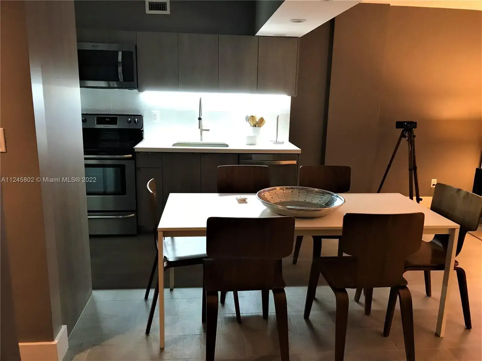 100 Lincoln Rd # B, Miami Beach FL 33139 photo 4