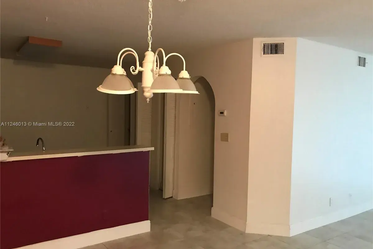 5641 Riverside Dr, Coral Springs FL 33067