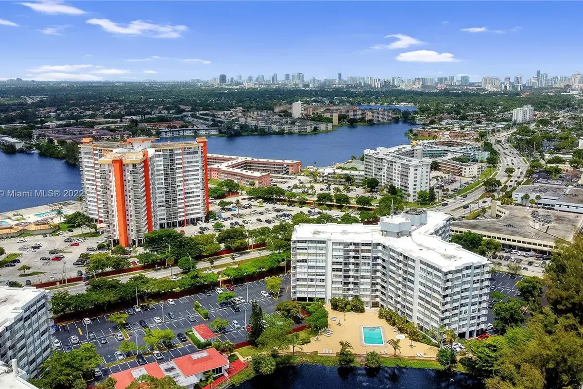 1300 NE Miami Gardens Dr # 714E, Miami FL 33179