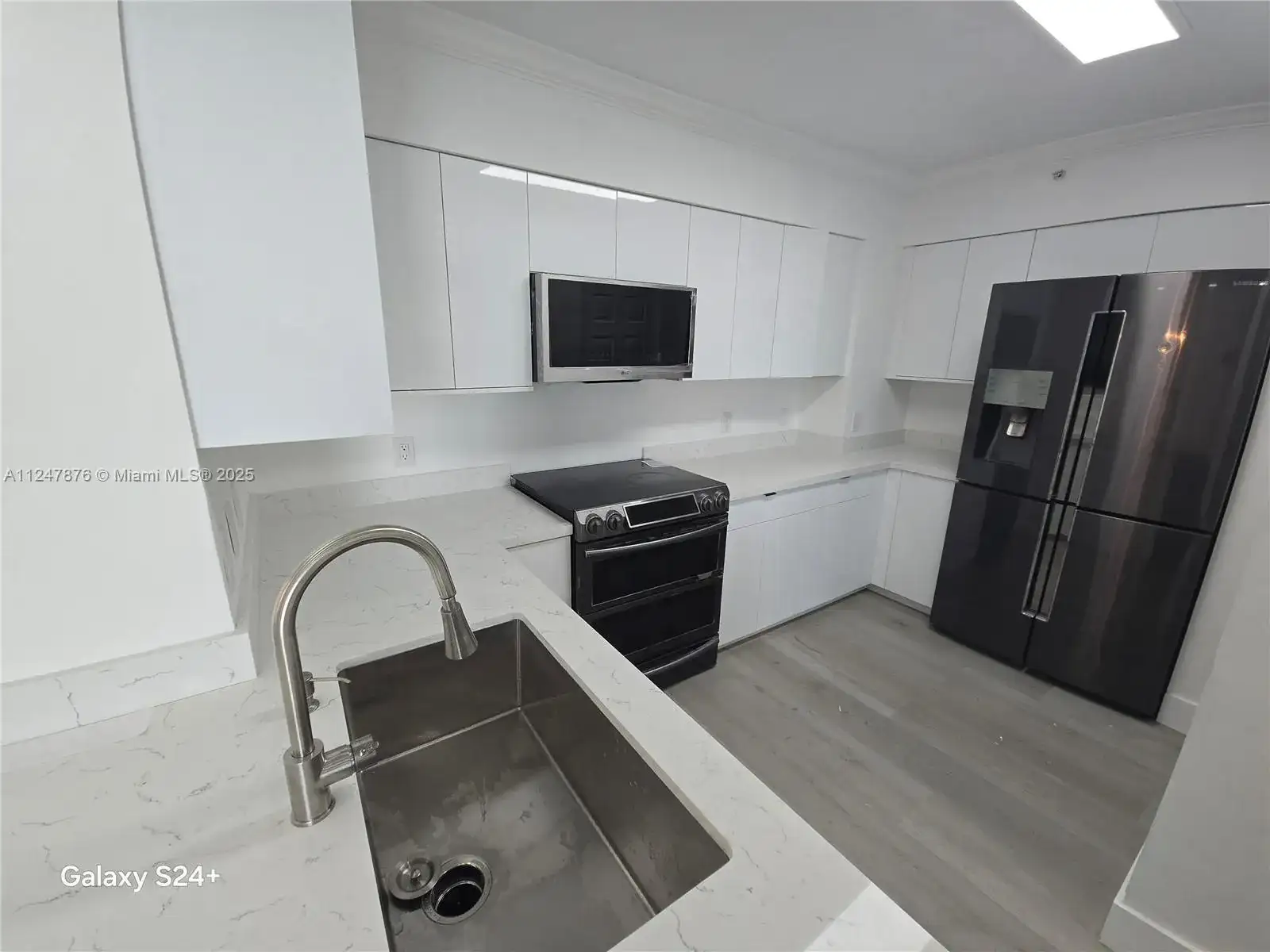 1155 Brickell Bay Dr # 3404, Miami FL 33131 photo 5