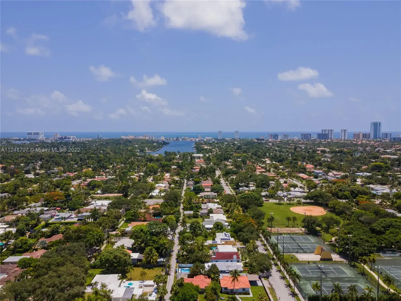 519 S 16th Ave, Hollywood FL 33020 photo 2