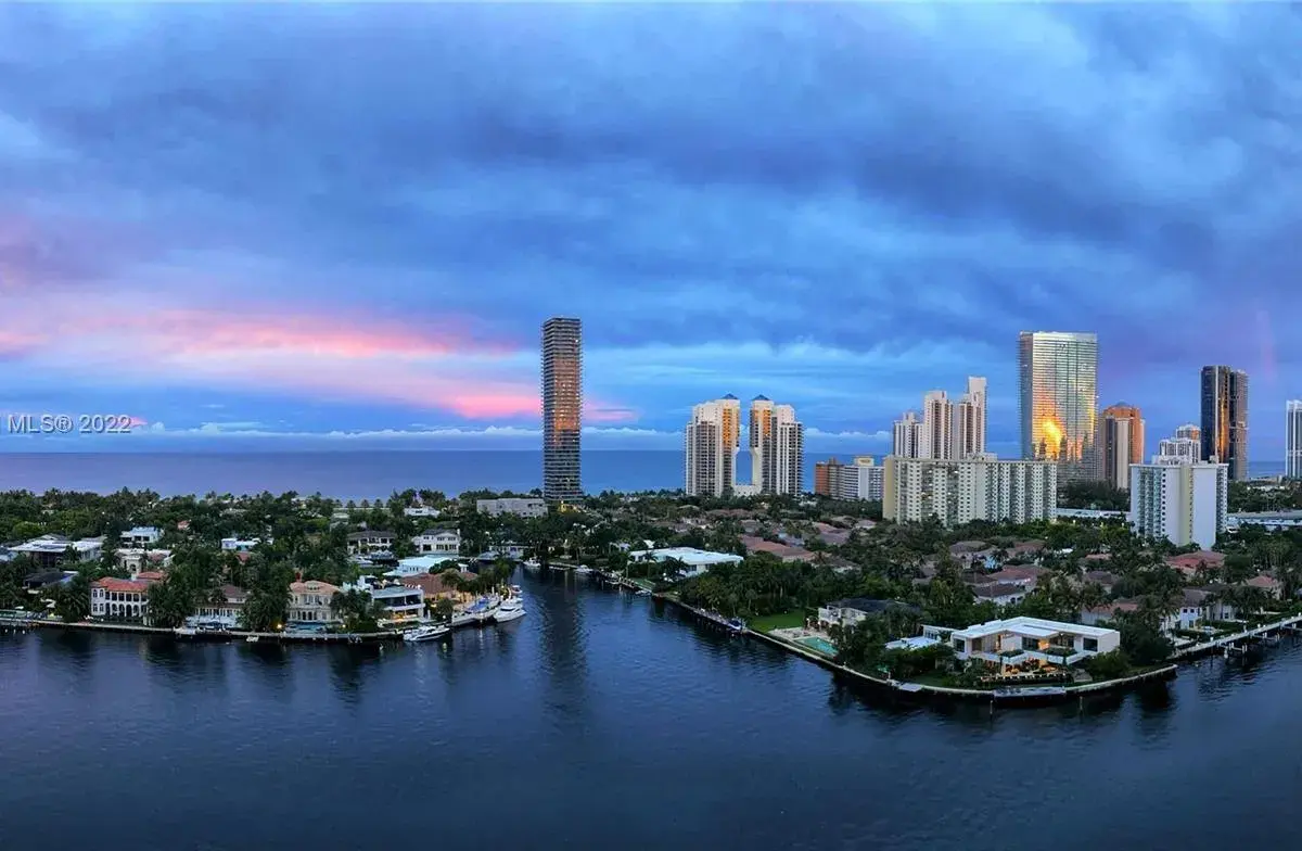 19707 Turnberry Way # 2, Aventura FL 33180