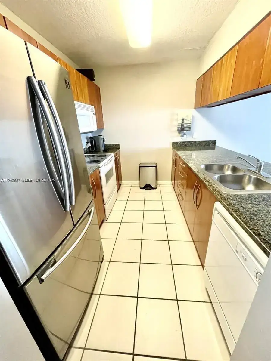 1200 Brickell Bay Dr # 2318, Miami FL 33131 photo 4