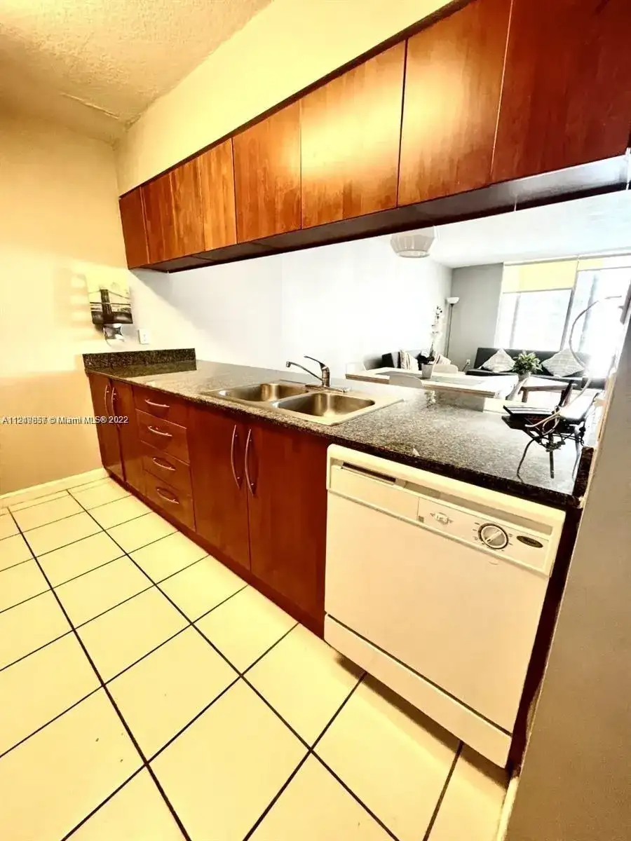 1200 Brickell Bay Dr # 2318, Miami FL 33131 photo 5