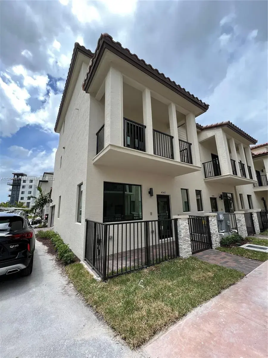 4542 NW 83rd Psge # 4542, Doral FL 33166