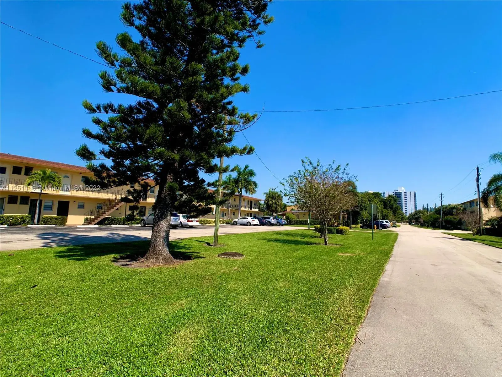 2815 NE 201st Ter # L107, Aventura FL 33180